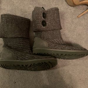 Grey knit Ugg’s